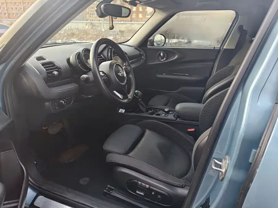 MINI CLUBMAN