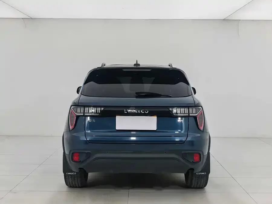 Lynk & Co 01