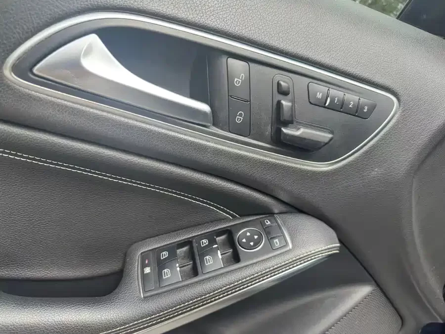 Mercedes Benz GLA