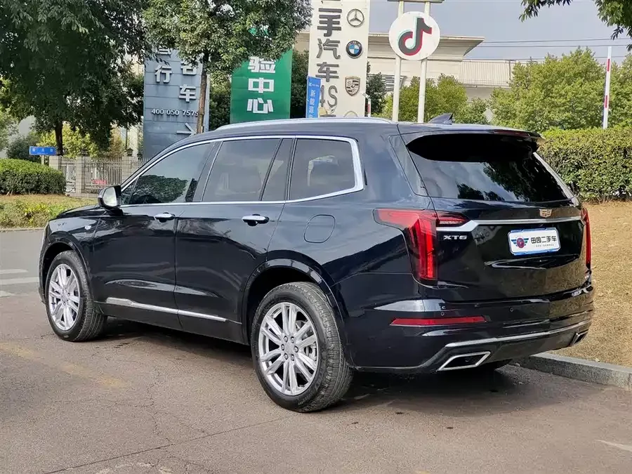 Cadillac XT6