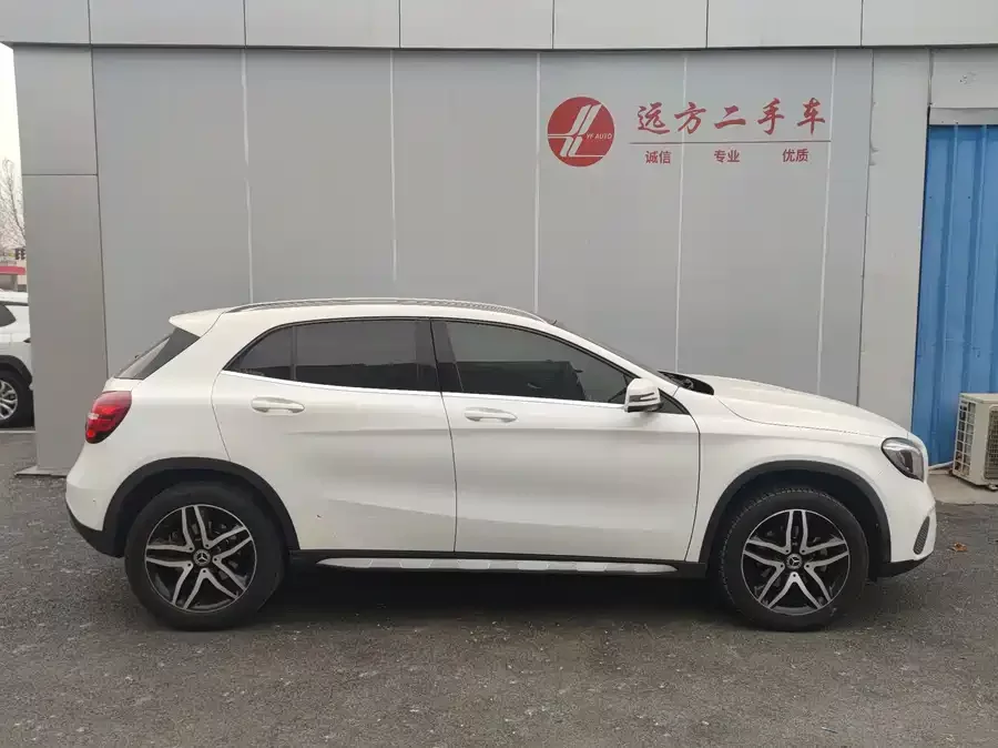 Mercedes Benz GLA