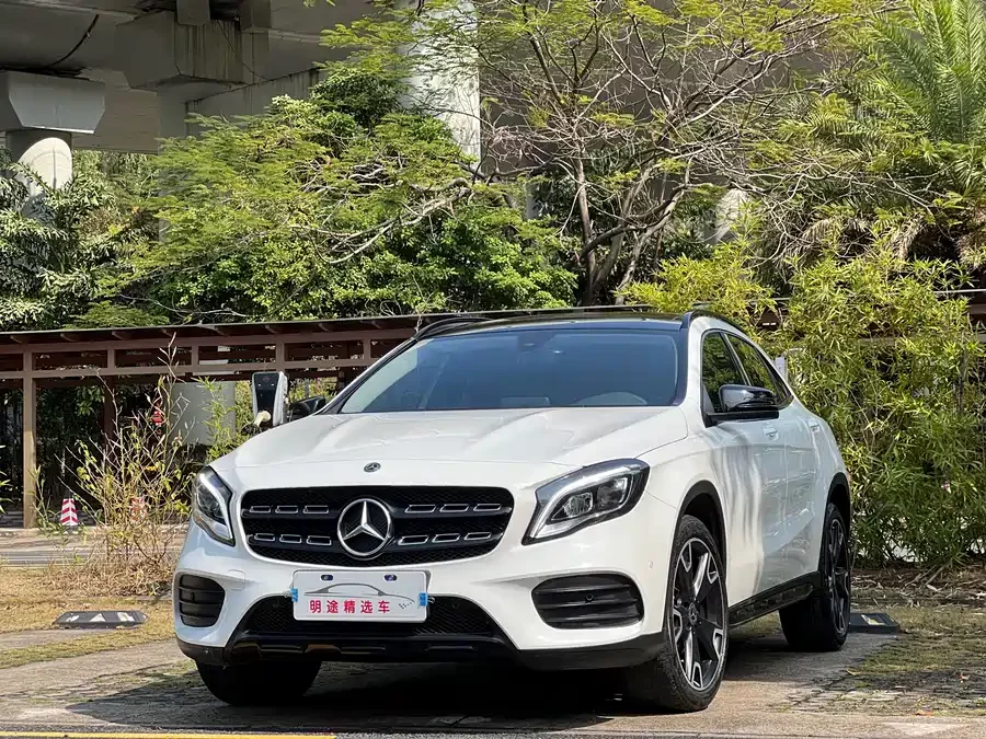 Mercedes Benz GLA
