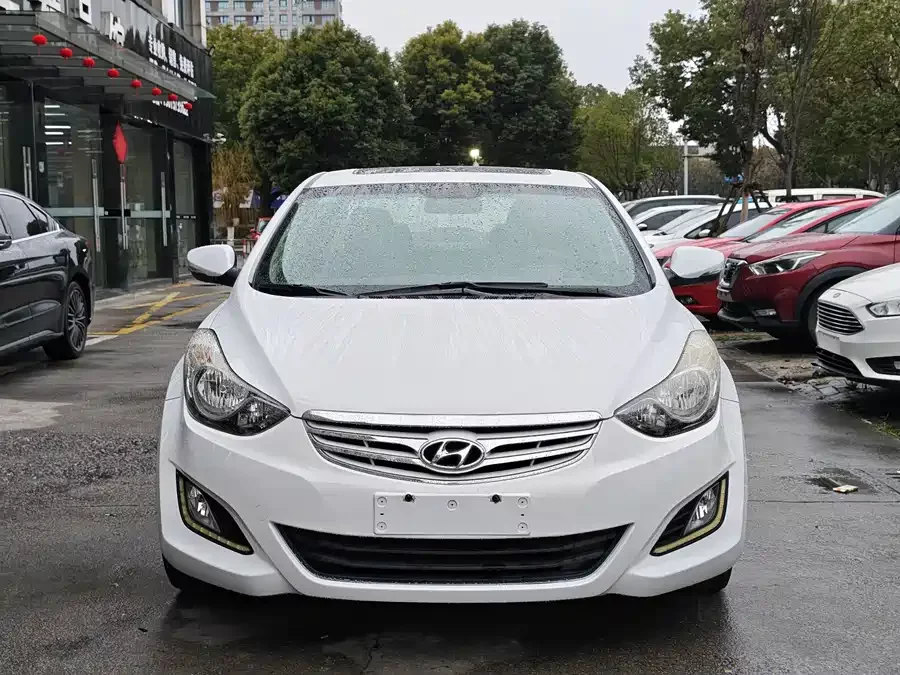 Hyundai Elantra