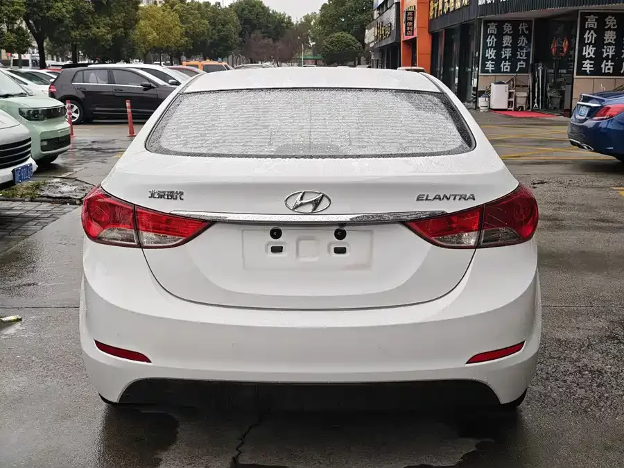 Hyundai Elantra