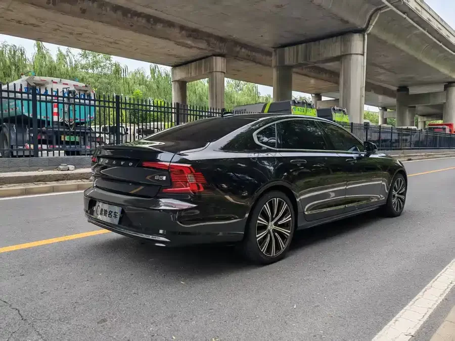 Volvo S90