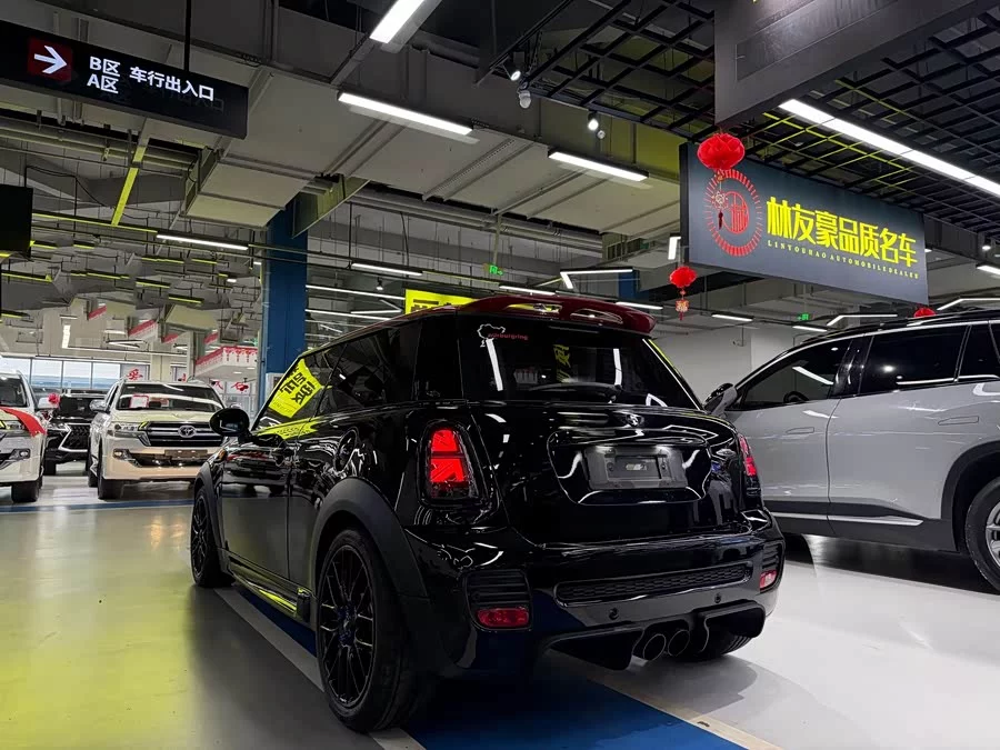 MINI JCW