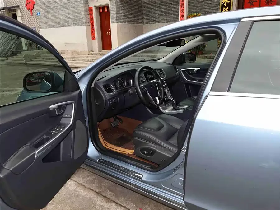 Volvo S60