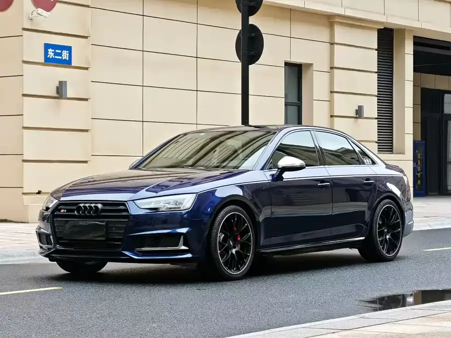 Audi S4