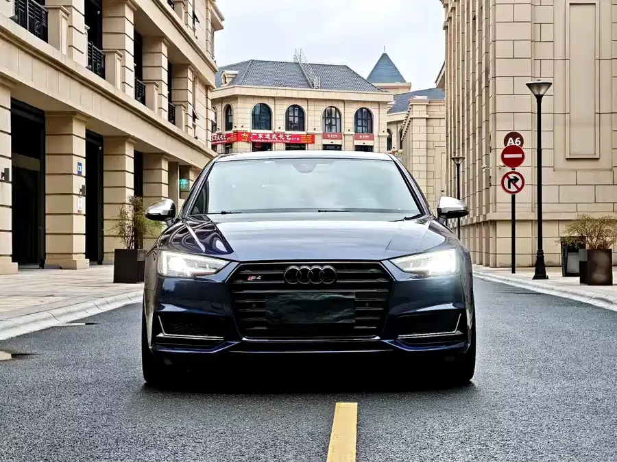 Audi S4