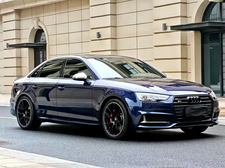 Audi S4