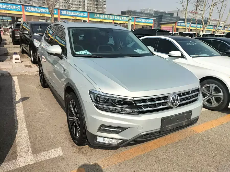 Volkswagen Tiguan L