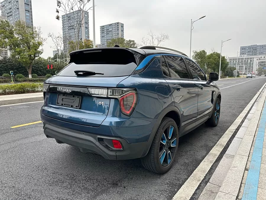 Lynk & Co 01