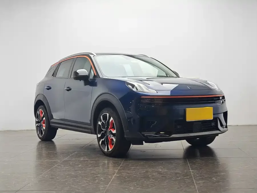 Lynk & Co 06