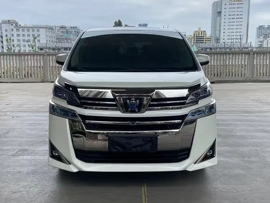 Toyota Crown Vellfire