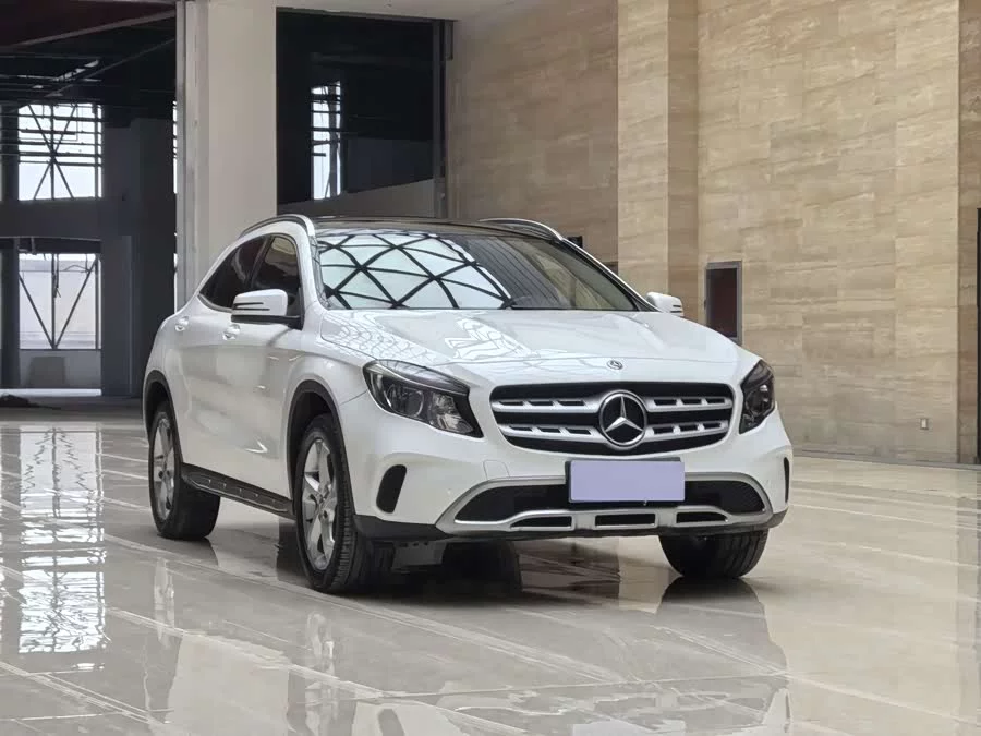 Mercedes Benz GLA