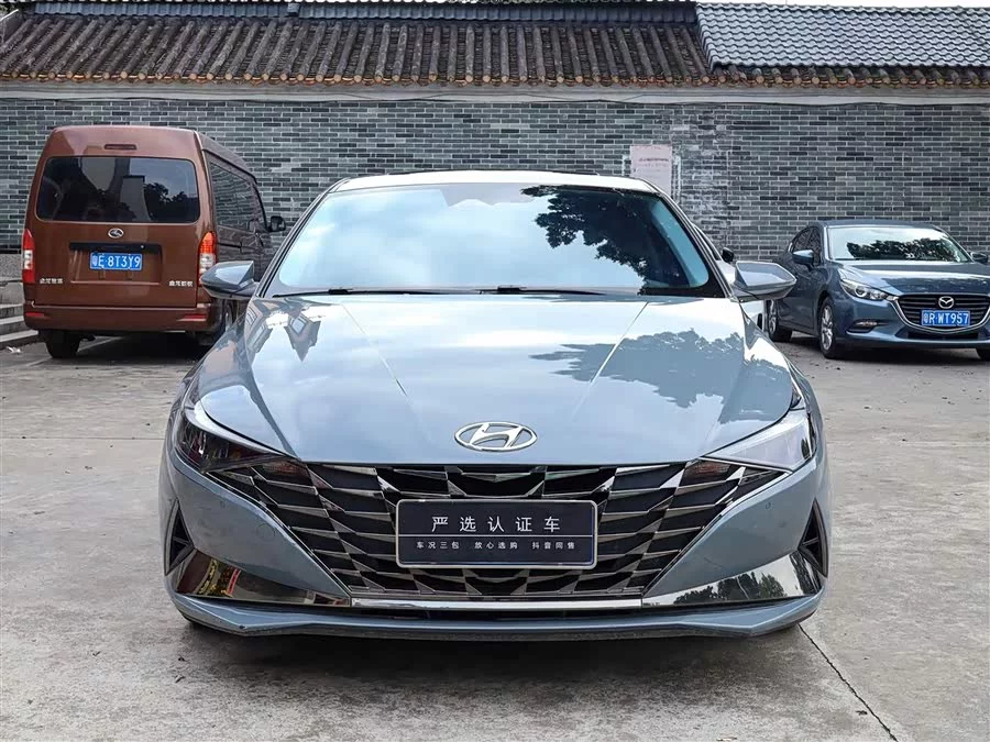 Hyundai Elantra