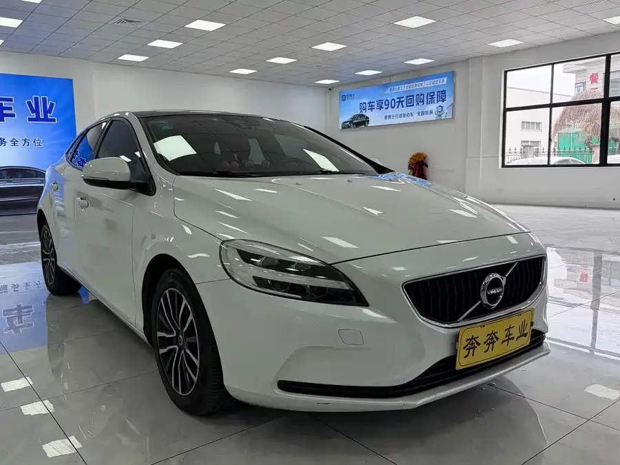 Volvo V40