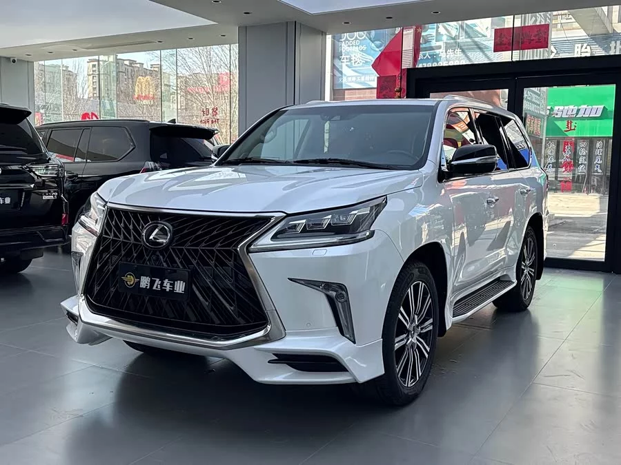Lexus LX