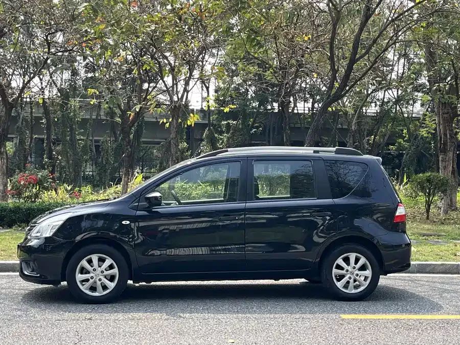 Nissan Livina