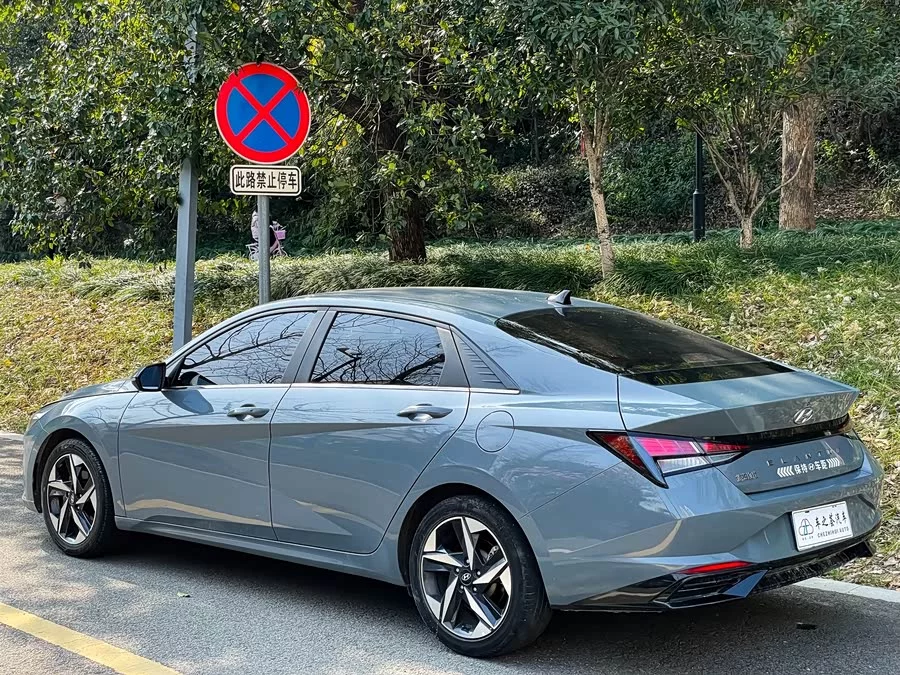 Hyundai Elantra
