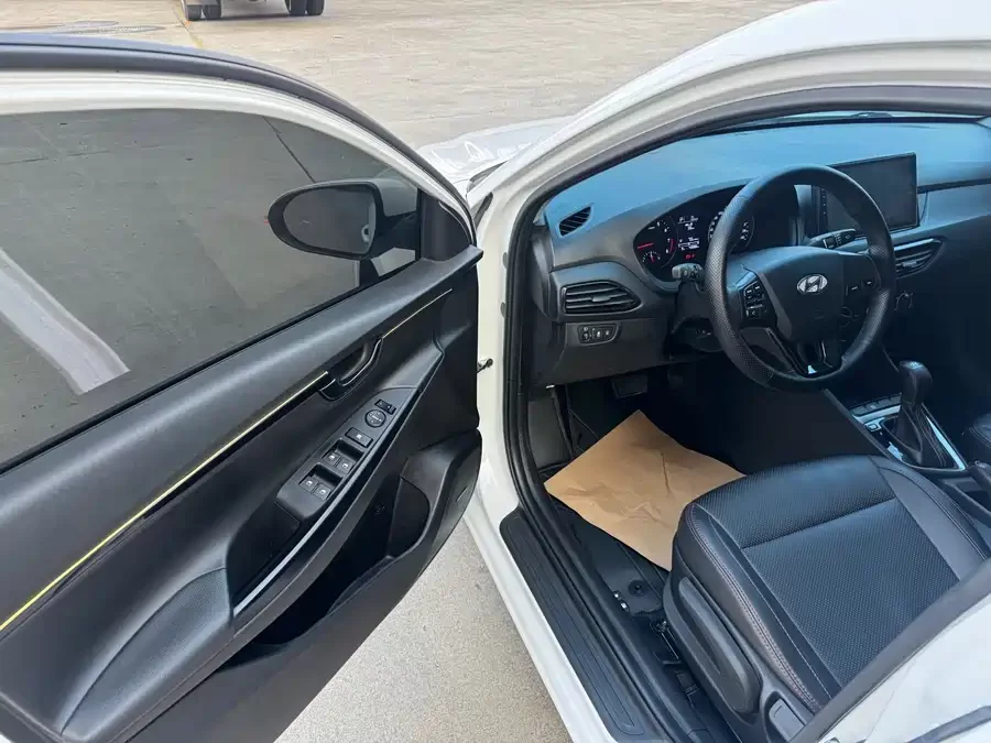 Hyundai Elantra / Celesta