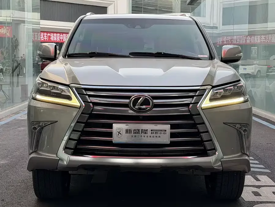 Lexus LX