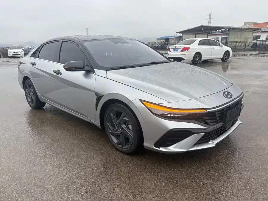 Hyundai Elantra