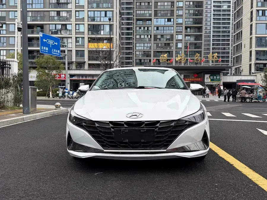 Hyundai Elantra