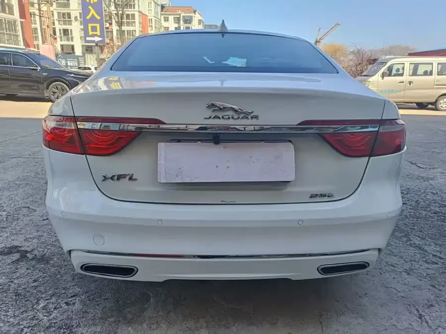 Jaguar XFL