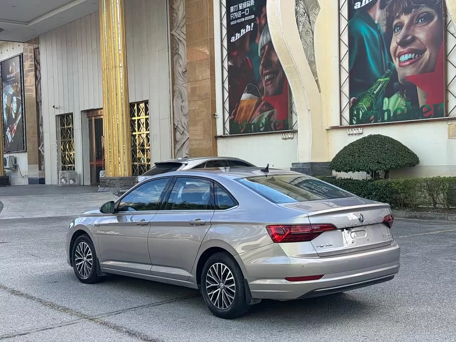 Volkswagen Sagitar