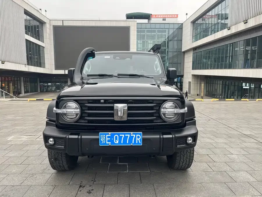 TANK 300