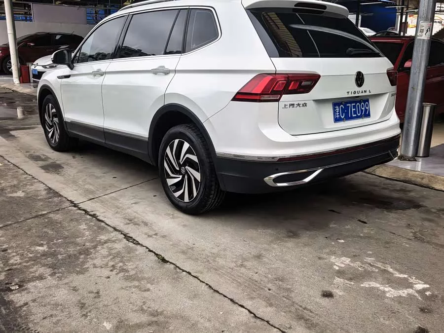 Volkswagen Tiguan L