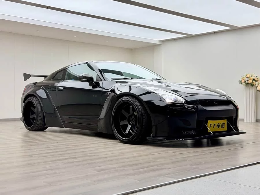 Nissan GT-R
