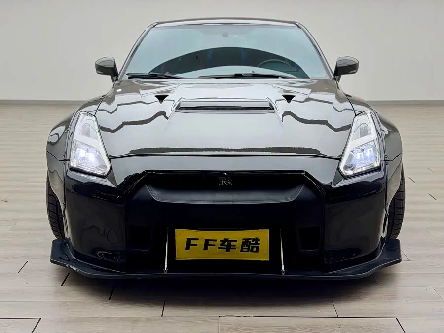 Nissan GT-R
