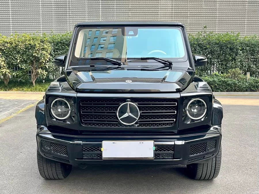 Mercedes Benz G-rated