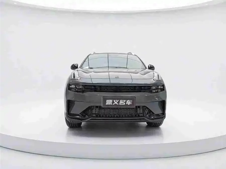 Lynk & Co 06