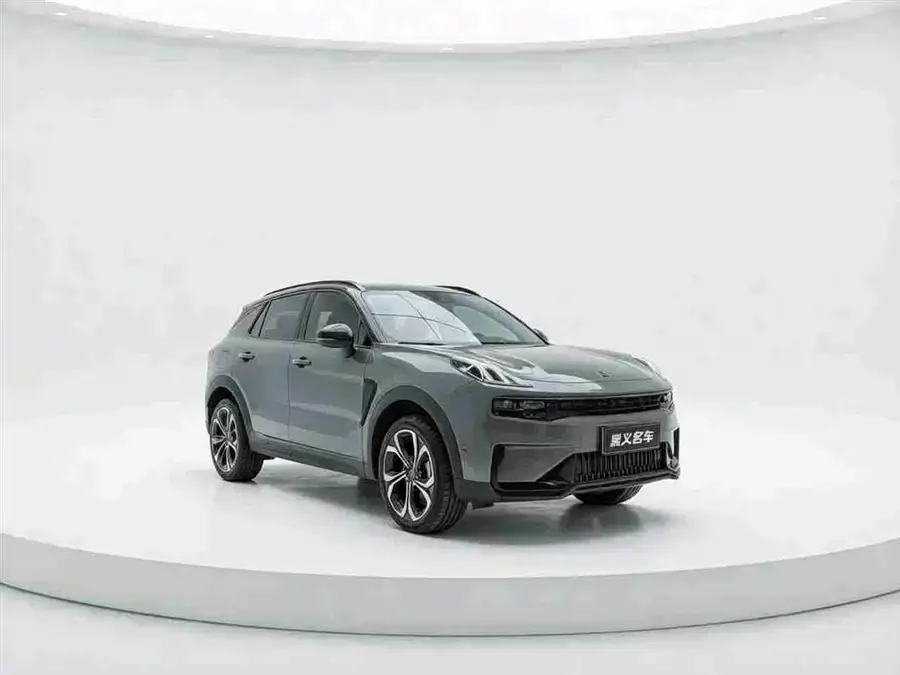 Lynk & Co 06