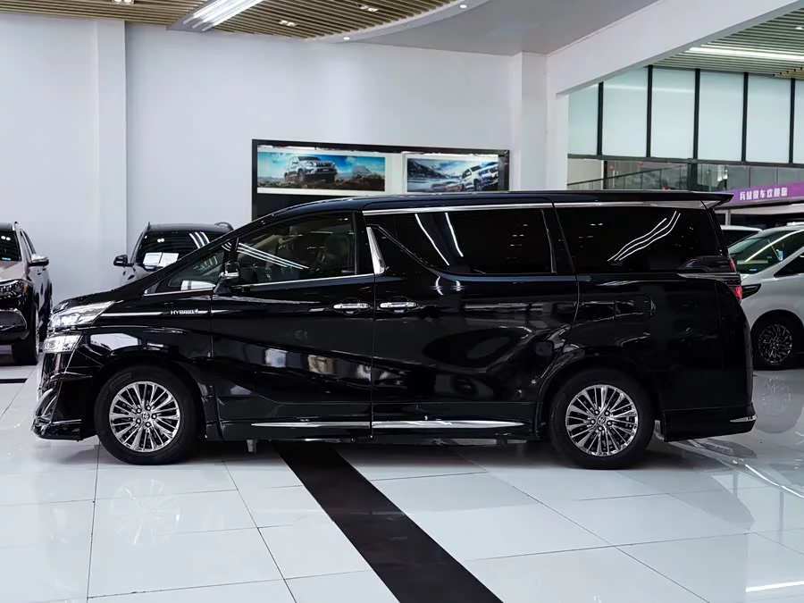 Toyota Crown Vellfire