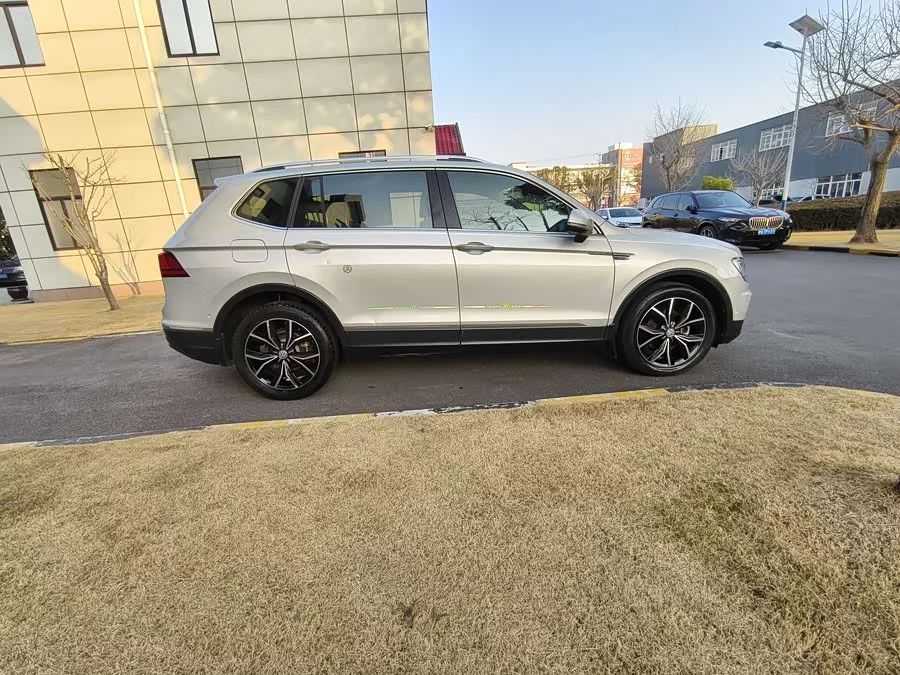 Volkswagen Tiguan L