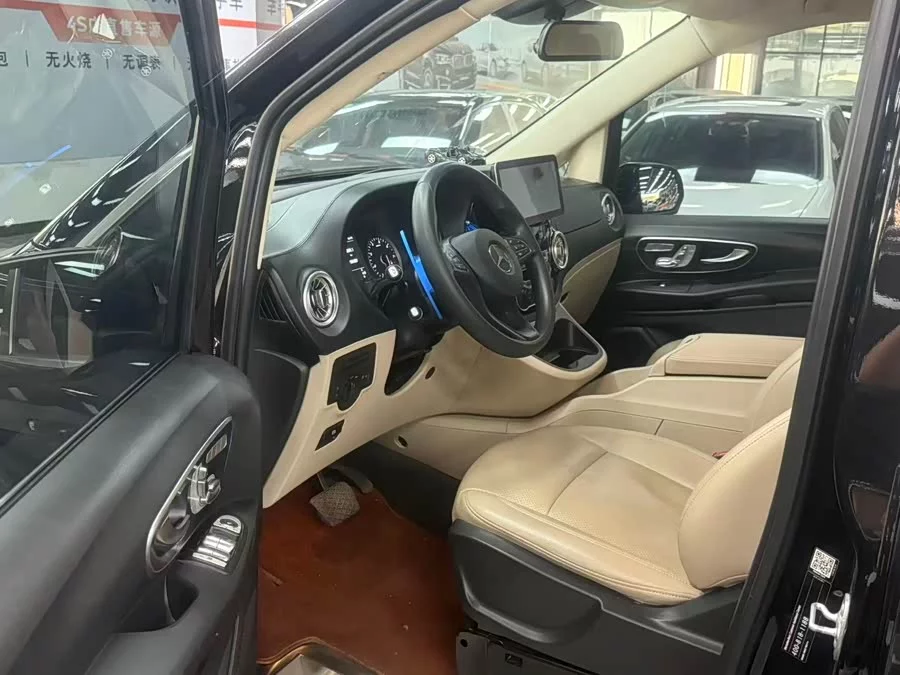 Mercedes Benz Vito