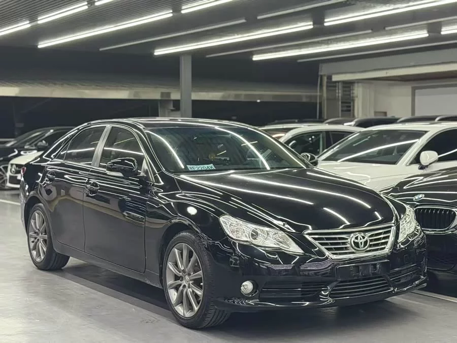 Toyota Reiz