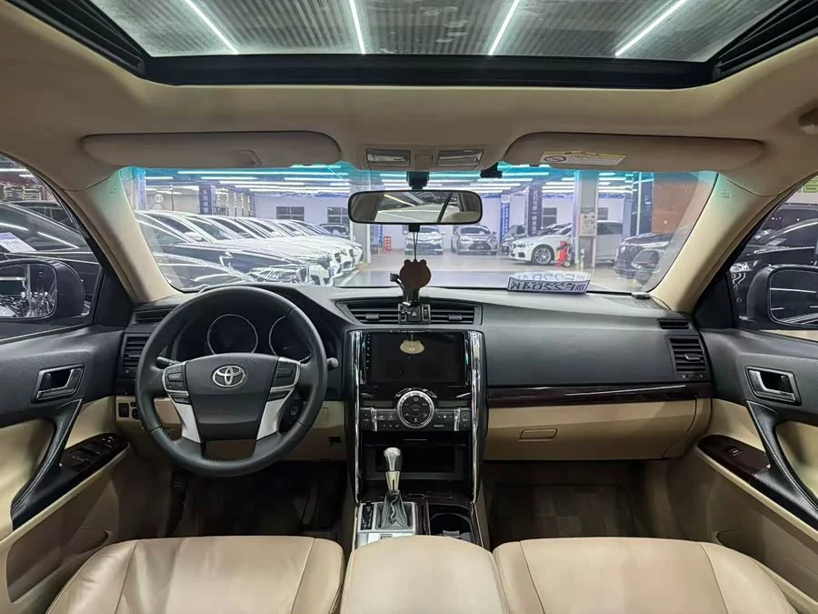 Toyota Reiz