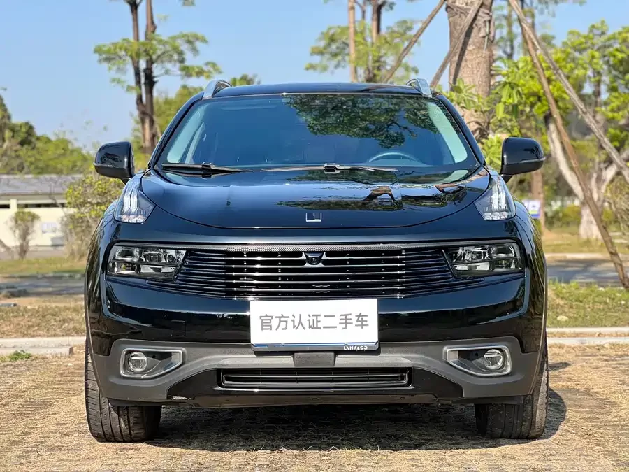 Lynk & Co 01