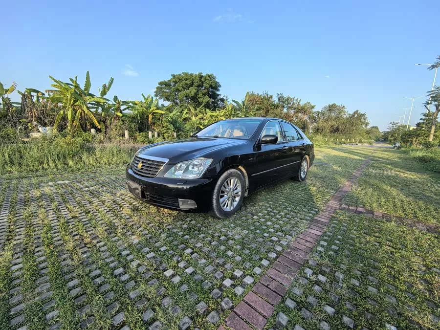 Toyota crown