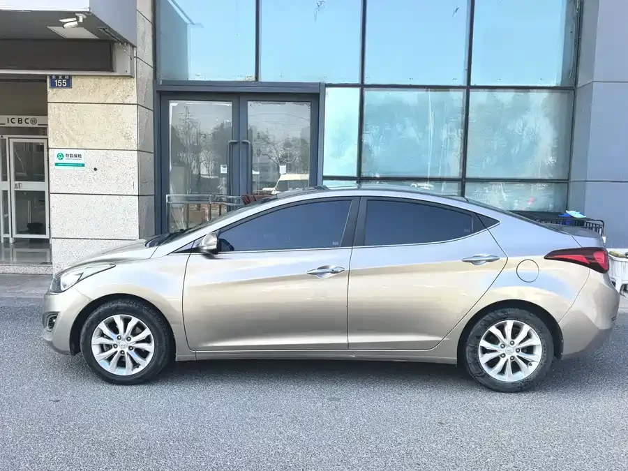 Hyundai Elantra