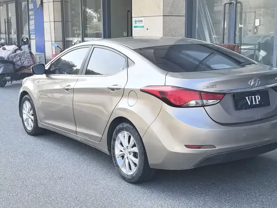 Hyundai Elantra