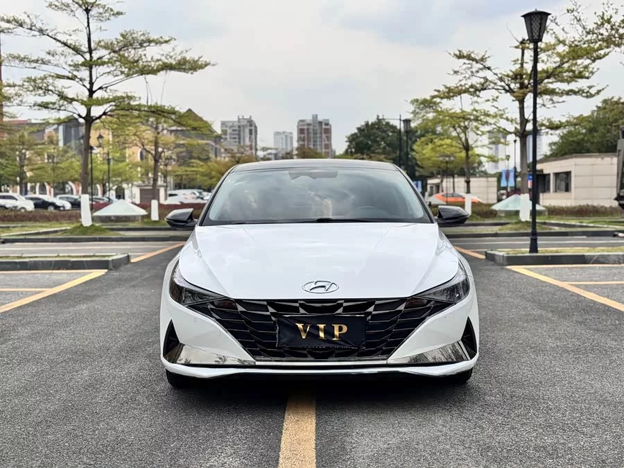 Hyundai Elantra