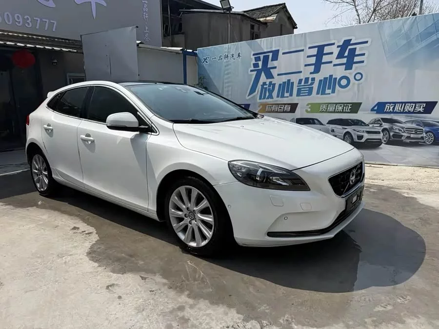 Volvo V40