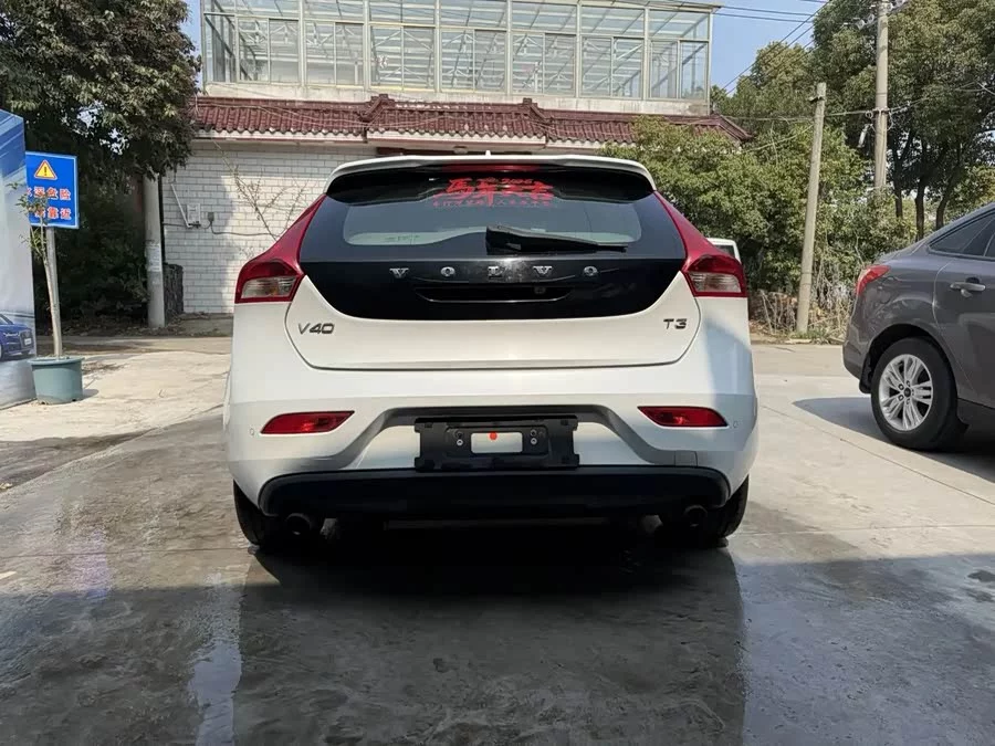 Volvo V40