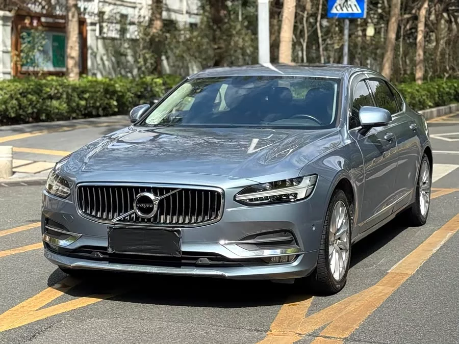 Volvo S90